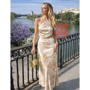 ZARA Sleeveless Flowing Long Dress (Asymmetric / Cut-Out)